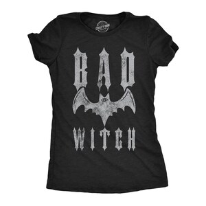 Bad Witch T-Shirt: Lustiges Halloween Fledermaus T-Shirt