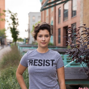 Widerstands-T-Shirt, politische Hemden, Demonstrant-Shirts, Anti-Trumpf-Shirt, Rebellen-T-Shirt, cooles Hemd, Damen-Grafik-T-Shirts, Damen-Widerstand-Shirt