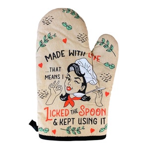 Made With Love, Licked The Spoon Oven Mitt, Housewarming Gift, Pot Holder, Christmas Gift, Hostess Gift, Funny Oven Mitts, Vintage Lady