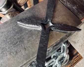 Handgeschmiedetes christliches Kreuz des Heiligen Friedrich (Schmied Origami)