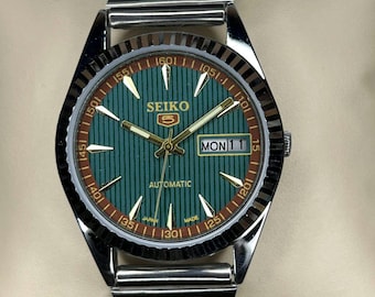 Reloj automático retro Seiko 5 con esfera verde – Reloj de pulsera para hombre de acero inoxidable de 36 mm reacondicionado