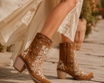 Wide Size Embroidered Western Boots, Women's Vintage Cowboy Ankle Boots, Floral Stitch Leather Boots, Boho Country Style Shoes, Large Size