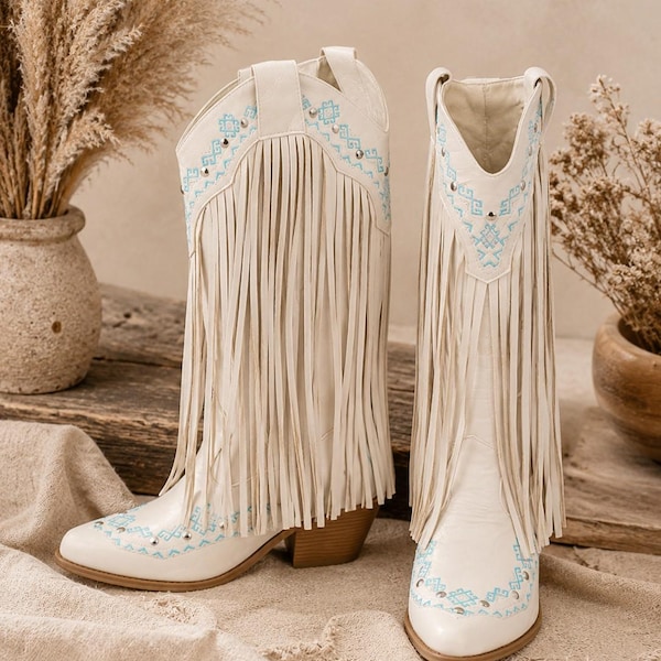 Bottes western à franges pour femmes, bottes de cowboy brodées, bottes hautes aspect cuir marron, bottes de cowgirl bohèmes, bottes cloutées pour festivals, grandes tailles