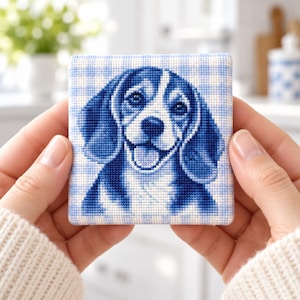 Padrão de ponto cruz em PDF de um cão Beagle, retrato de um cão azul.
