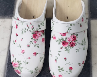 Clogs Wooden Roses New Decorative Staging Prop Wearable