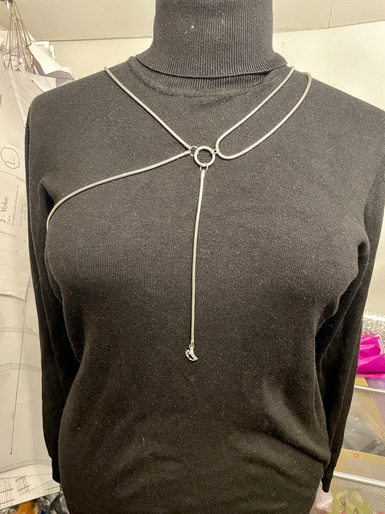 Long pendant necklace