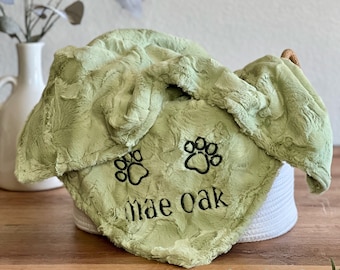 Sage Hide Personalized Paw Print Blanket, Paw Print Dog Blanket, Puppy Blanket, Personalized Dog Blanket, Extra fluffy dog blanket