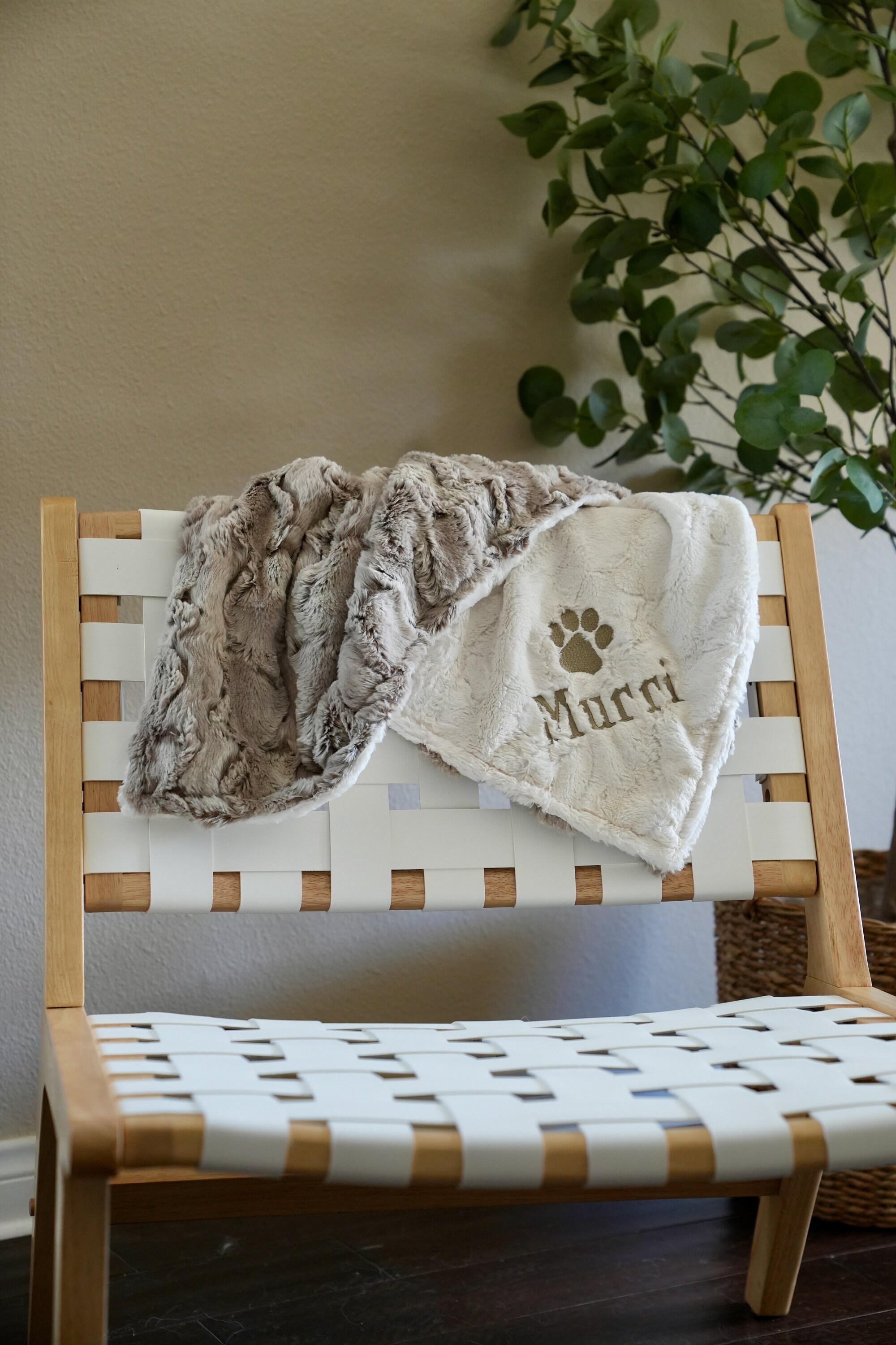 Personalized Wild Rabbit Sandshell dog Blanket, Brown Beige Dog Blanket, Paw Puppy Blanket, Personalized Dog Blanket