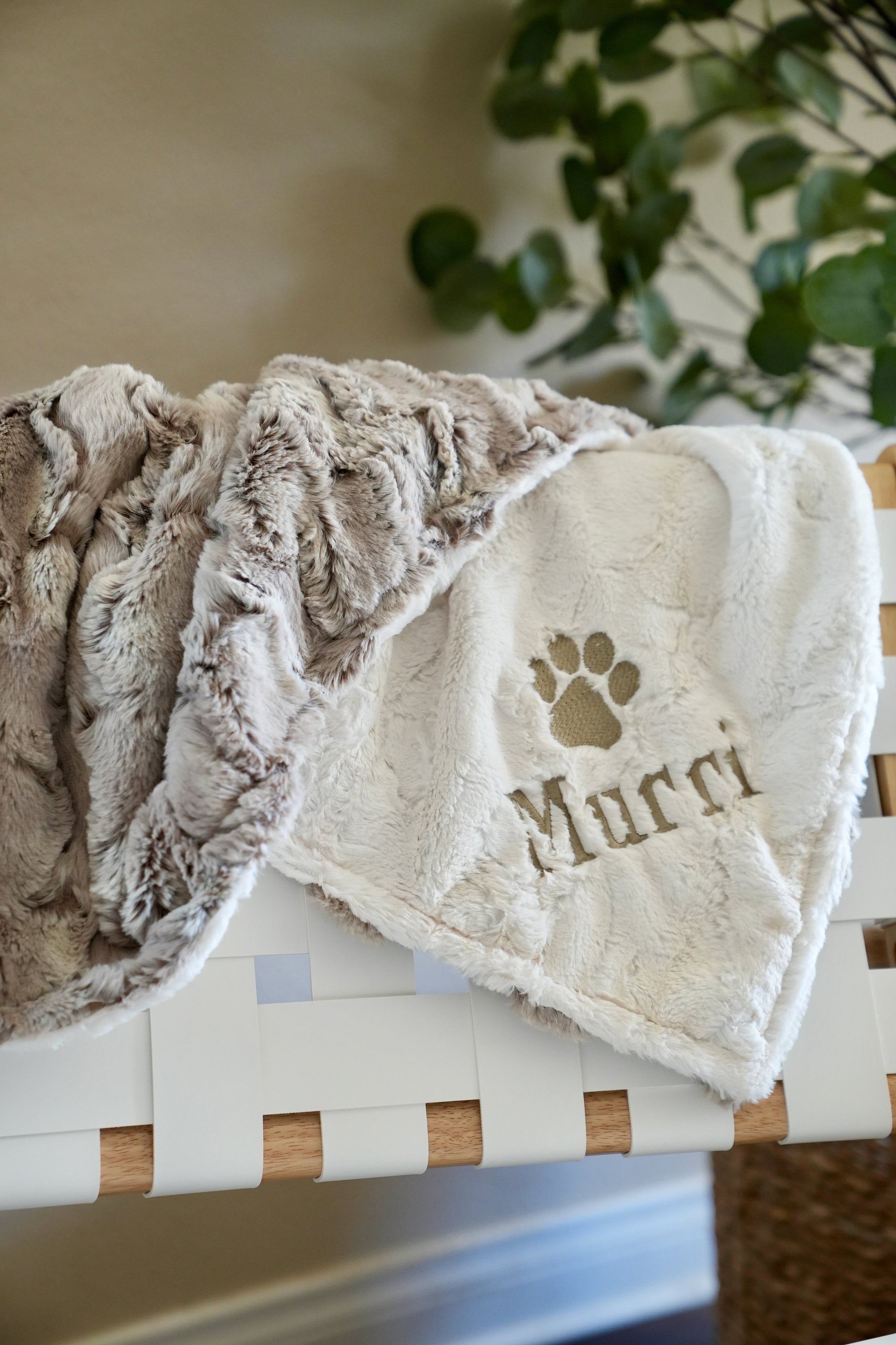 Personalized Wild Rabbit Sandshell dog Blanket, Brown Beige Dog Blanket, Paw Puppy Blanket, Personalized Dog Blanket