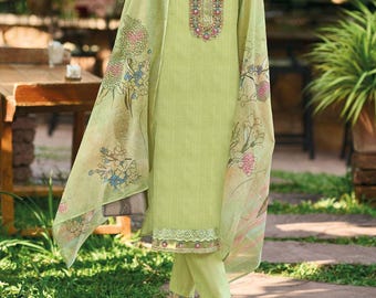Groene Kurta-set van biologisch katoen met geborduurde bloemen en bedrukt dupatta