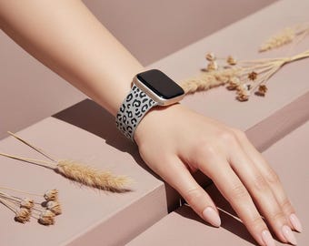 Engraved Leopard Silicone Apple Watch Band – Sporty Breathable Correa Bracelet
