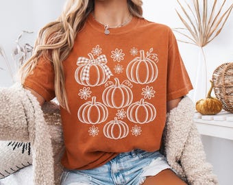 Camiseta Comfort Colors con estampado de calabazas - Estilo otoñal: calabazas y lazos - Camiseta retro con estampado adorable - Camiseta moderna de otoño - Camiseta boho de otoño