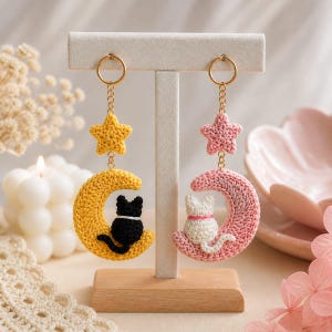 Virkat kattnyckelringsmönster, Amigurumi Månstjärna PDF, Kawaii-projekt för nybörjare