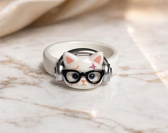 Resin Cat Headphone Ring: Kawaii Glasses Jewelry for Cat Lovers