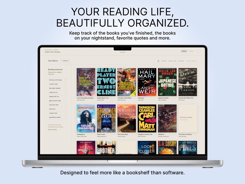Puede incluir: Un ordenador port&aacute;til muestra una estanter&iacute;a digital con portadas de libros. El texto en la parte superior dice: "TU VIDA DE LECTURA, BELLAMENTE ORGANIZADA". La pantalla muestra t&iacute;tulos de libros y el texto "Dise&ntilde;ado para sentirse m&aacute;s como una estanter&iacute;a que como un software".