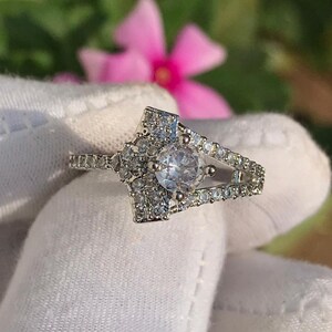 Elegant Baguette & Round Cut Moissanite Halo Ring | Exquisite Bridal Jewelry