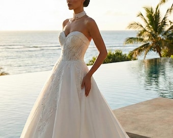 Abito da sposa senza spalline in pizzo con strascico – Abito da ballo da principessa – Collezione 2027 Made in Italy