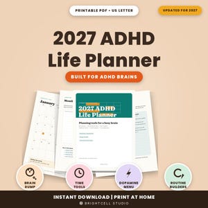 Puede incluir: Un planificador de vida ADHD 2027 en PDF imprimible tamaño carta. La portada verde oscuro muestra el título 2027 ADHD Life Planner y Planning tools for a busy brain en blanco. Incluye iconos para brain dump, time tools, dopamine menu y routine builders.