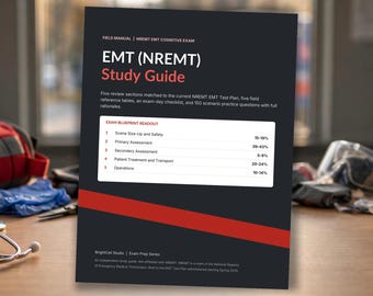 Op de afbeelding: Een donkergrijze EMT (NREMT) studiegids met witte en rode tekst. De kaft bevat een centraal wit kader met de titel Exam Blueprint Readout, waarin vijf beoordelingssecties met bijbehorende percentages en een rode diagonale streep staan.