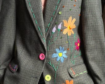 Blazer vintage bordado para mujer, chaqueta extragrande, ropa reciclada, chaqueta con bordado floral, pieza única.