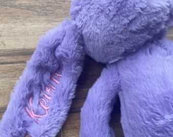 Personalisierter Jellycat Hase mit Namen • Besticktes Kuscheltier • Geschenk zur Geburt • Taufe • Geburtstag • Lavendel Bunny mit Wunschname