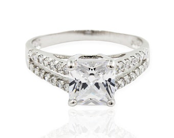 Asscher Cut Diamond Engagement Ring in 18k White Gold