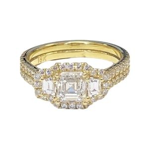 Asscher Cut Engagement Ring in 18k Yellow Gold