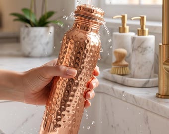Ayurveda 100% Pure Gehamerde Koperen Waterfles 1L Handgemaakte Koperen Fles Lekvrij, Herbruikbaar, Ontgiftend, Ayurvedische Voordelen Cadeau voor de Gezondheid