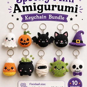 Könnte beinhalten: Eine Sammlung von zehn gehäkelten Amigurumi-Schlüsselanhängern mit Halloween-Motiven, darunter ein Geist, ein Kürbis, eine Fledermaus, eine Katze, ein Hexenhut, Zuckermais, ein Kessel, eine Mumie, ein Monster und ein Totenkopf.