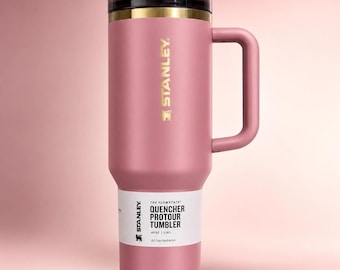 Vaso térmico Stanley Quencher de 40 oz, color oro rosa empolvado, tapa FlowState, taza de viaje.