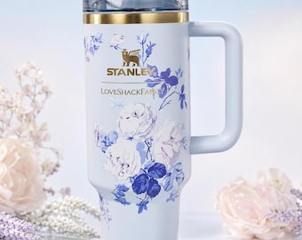 Vaso térmico Stanley x LoveShackFancy de 1.2 litros, taza de viaje con estampado floral azul