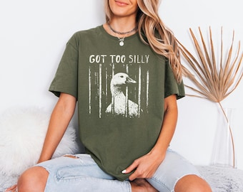Ironic Bird Clothing, Funny Goose Meme Tee, Got Too Silly Tshirt, Birthday Gag Gift Men, Grunge Prison Design Men T-Shirt