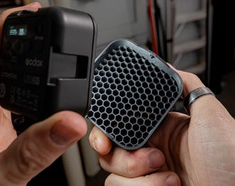 Rejilla de panal para Godox Litemons LED6R — Rejilla impresa en 3D de fácil montaje / Fina, ancha o en conjunto / The Comb de J81 Studios