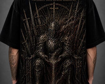 Camiseta Caballero Cenizo, camiseta gráfica gótica extragrande, estilo urbano medieval oscuro.