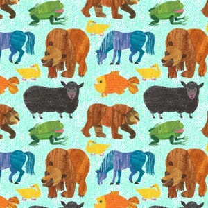 Könnte beinhalten: Ein sich wiederholendes Muster mit Illustrationen von Tieren, darunter braune Bären, grüne Frösche, gelbe Enten, lila Pferde, orangefarbene Fische und schwarze Schafe, auf einem hellblauen, gepunkteten Hintergrund. Die Tiere sind in einem einfachen, farbenfrohen Stil dargestellt.