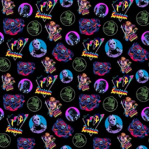 Puede incluir: Patrón repetido sobre fondo negro con varios personajes de películas de terror. El diseño incluye imágenes de Jason Voorhees, Freddy Krueger y la máscara de Scream, junto con la palabra "Scream" en una fuente retro.