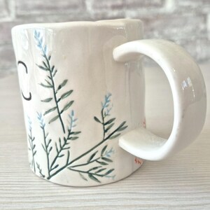 Anthropologie Dagny Hand Painted INITIAL C Monogram Stoneware Mug Botanical afbeelding 9
