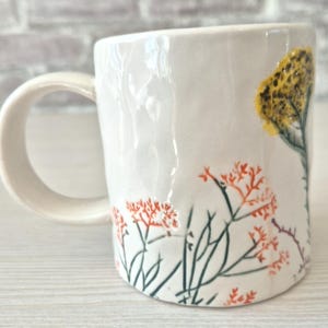 Anthropologie Dagny Hand Painted INITIAL C Monogram Stoneware Mug Botanical afbeelding 5