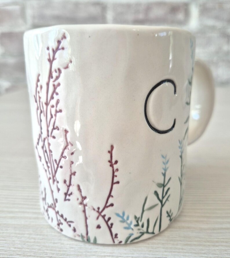 Anthropologie Dagny Hand Painted INITIAL C Monogram Stoneware Mug Botanical afbeelding 3