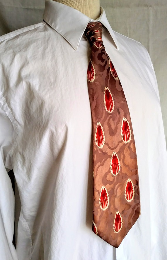 Vintage NECKTIE 1940s red feather Scallop SHELL de
