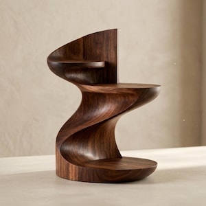 Skulpturaler Holzständer, KI-inspiriertes Spiraldesign, handgefertigter Organizer