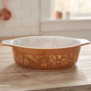 Pyrex Early American Oval Casserole | Brown & 22k Gold Eagle Pattern | 1960s Americana Bakeware | Cottagecore | Farmhouse Kitchen