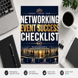 Op de afbeelding: Een checklist getiteld "Networking Event Success Checklist" met gouden en witte tekst op een marineblauwe achtergrond. De checklist bevat de tekst "Your Essential Guide to Making Powerful Connections". De afbeelding bevat ook een laptop, een koffiekopje en een notitieboek.