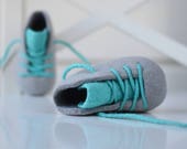 Baby Boy Felt Booties -  Light Grey Booties - Newborn booties - Felted Baby Slipper - Grey Soft booties- laced up - Baby Boy Crib Booties