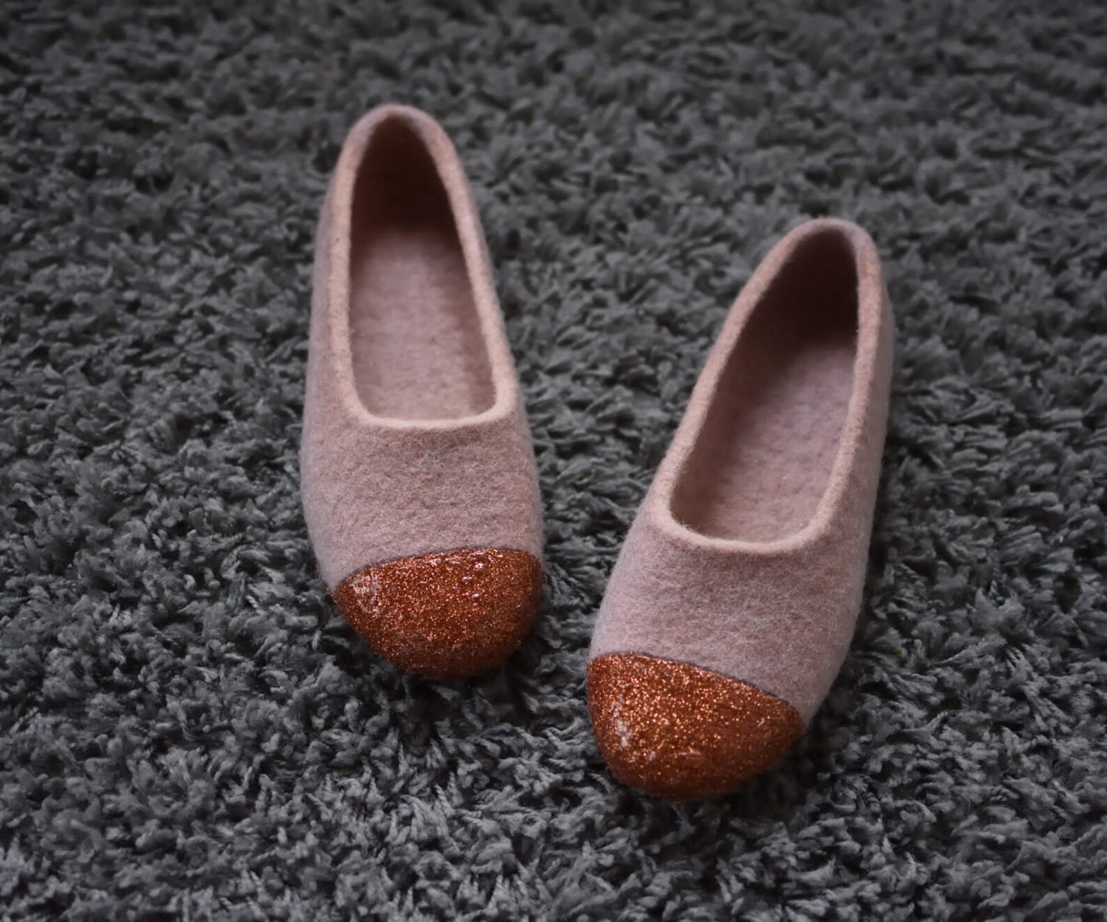 felted slippers with copper glitter wool home shoes dusty pink ballet flats with metallic copper glitter front housewarming gift felted slippers with copper glitter wool home shoes dusty pink ballet flats with metallic copper glitter front housewarming gift