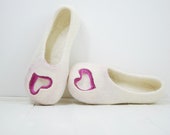 Valentine Women Felted Slippers House Shoes natural white wool / pink red heart