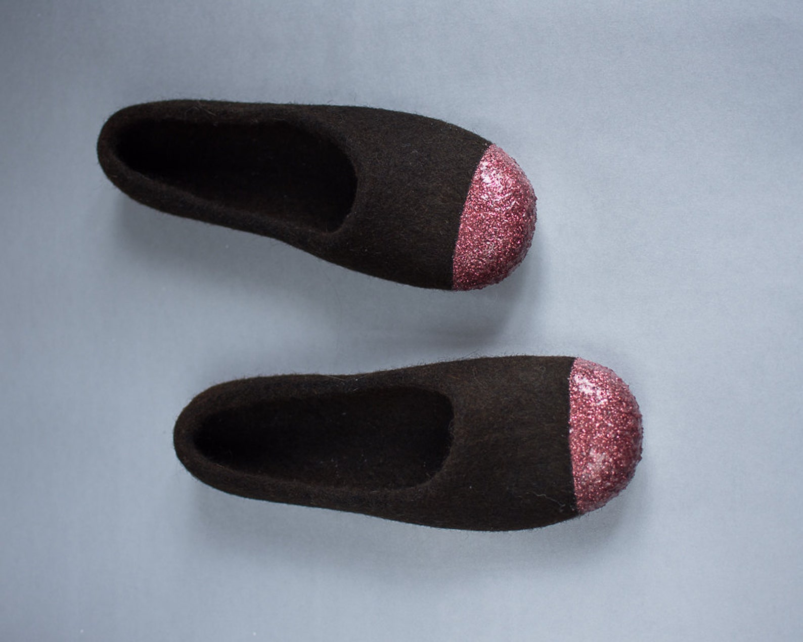 women felt slippers - dark brown slippers - glitter slippers - felted ballet flats - tirol wool slippers - red bronze slippers -