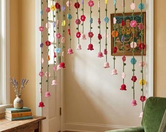 Häkelanleitung für einen Boho-Gardinen mit Blumenmuster – Bunte Blumendekoration zum Selbermachen