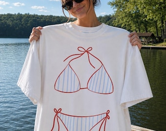 Grafica bikini patriottica, design per maglietta estiva a righe da spiaggia (download digitale)