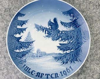 Bing and Grondahl 1961 Juleaften with Box, Winter Harmony Squirrel, Danish Blue Porcelain